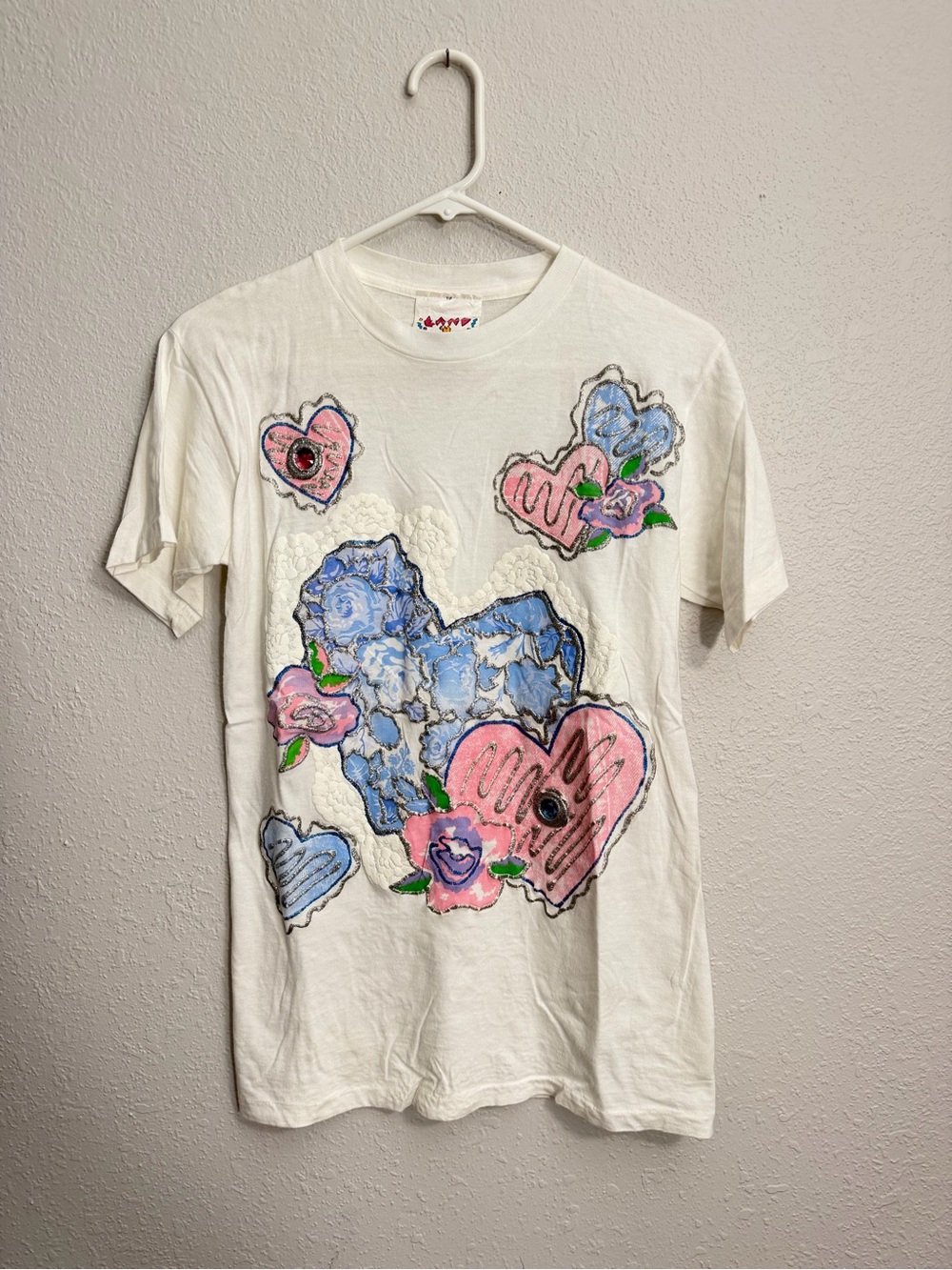 Women's Vintage White Short Sleeve Tee with Heart Floral Print 100% Cotton